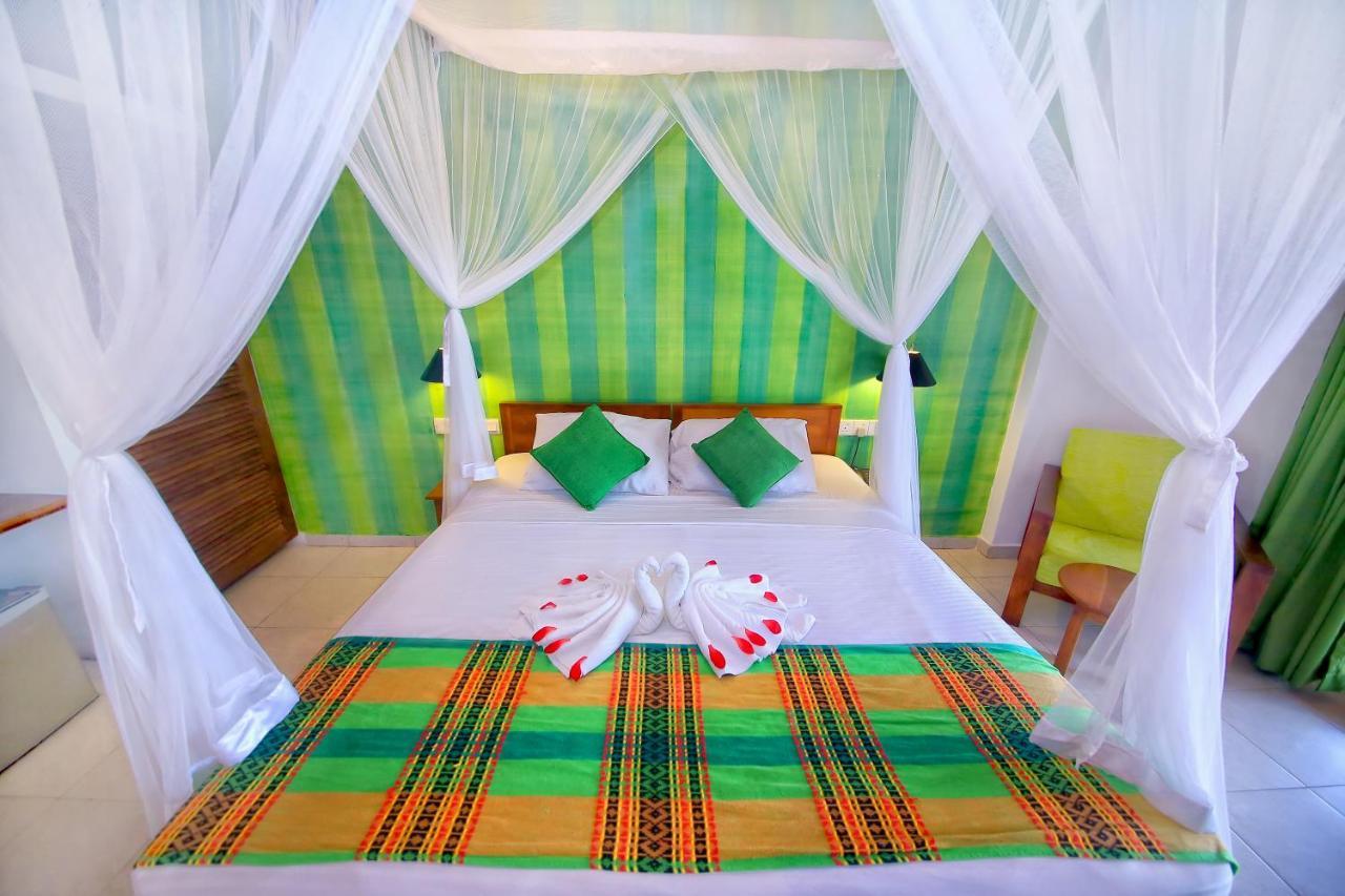 Rockside Beach Resort ベントータ エクステリア 写真