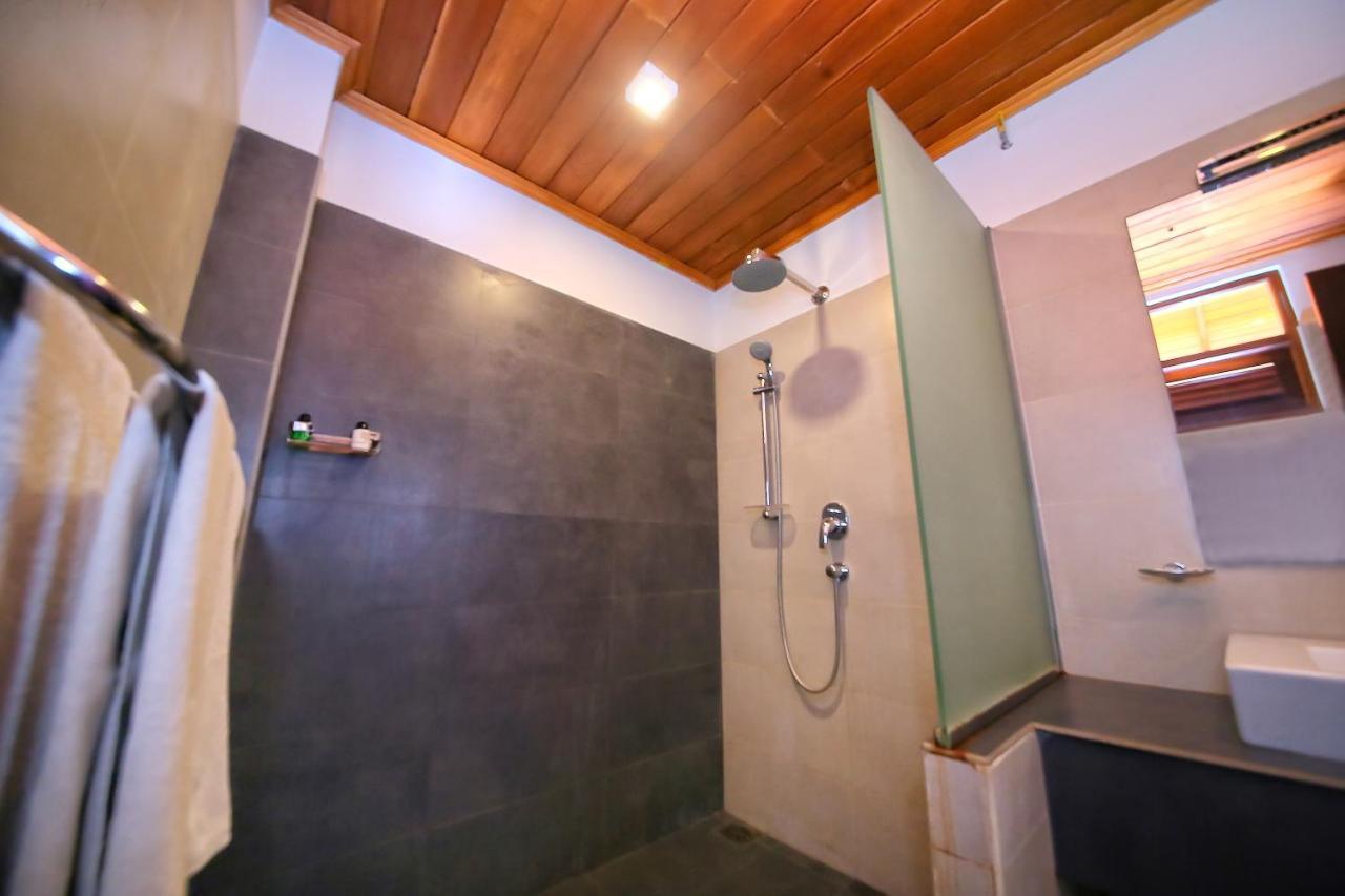 Rockside Beach Resort ベントータ エクステリア 写真