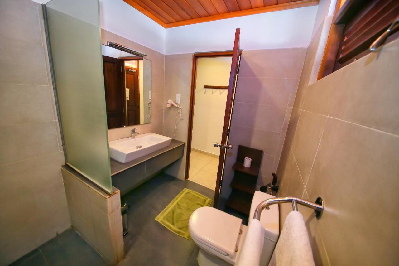 Rockside Beach Resort ベントータ エクステリア 写真