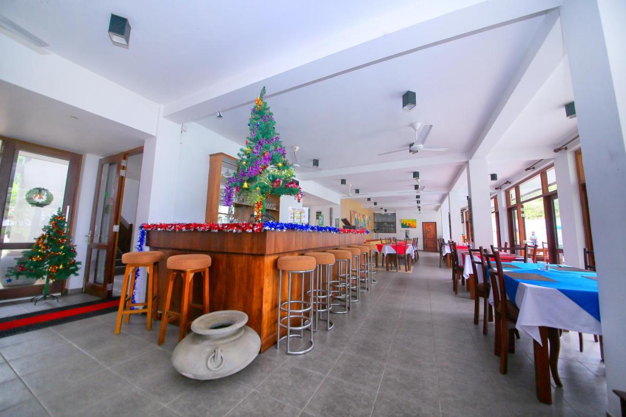 Rockside Beach Resort ベントータ エクステリア 写真