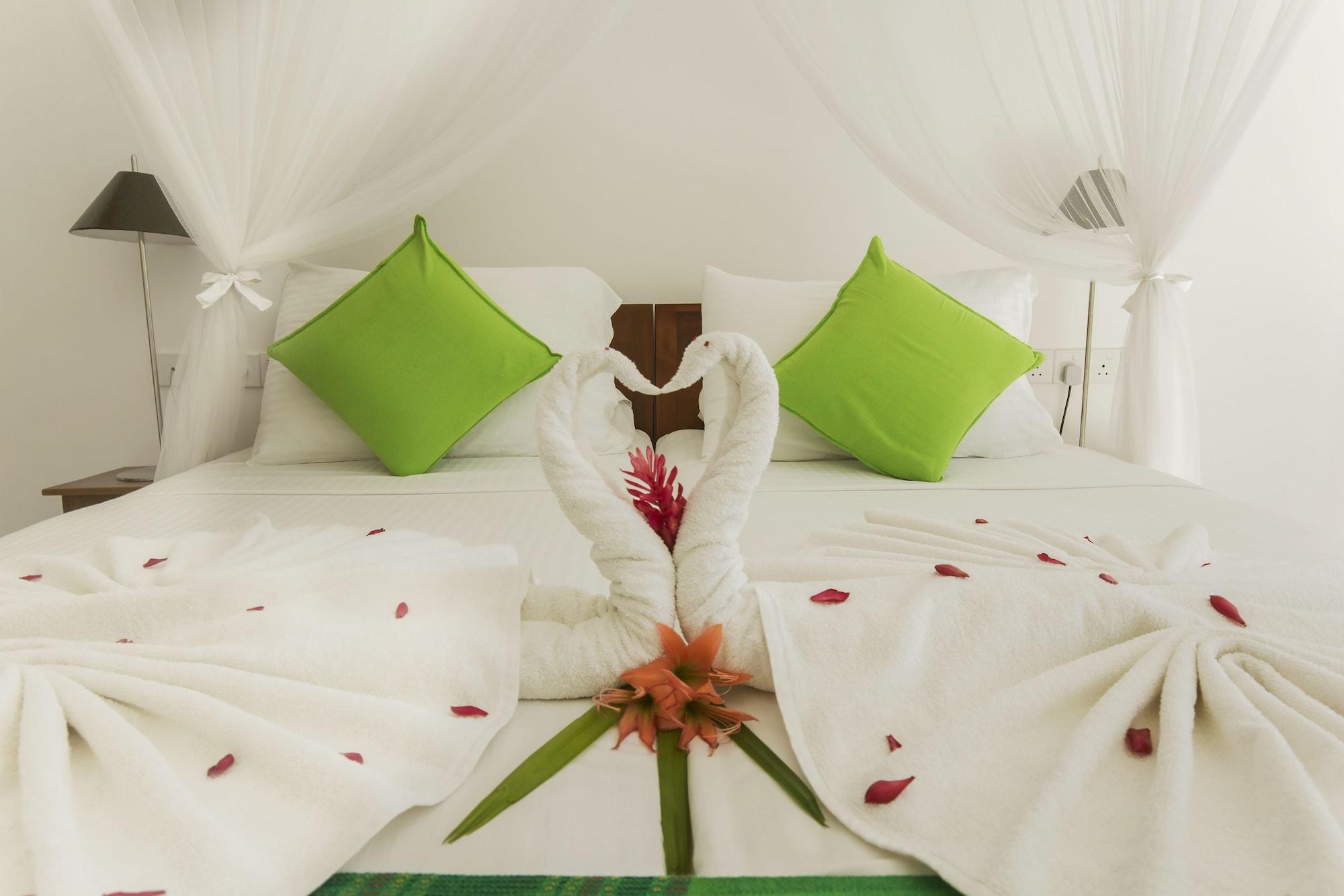 Rockside Beach Resort ベントータ エクステリア 写真