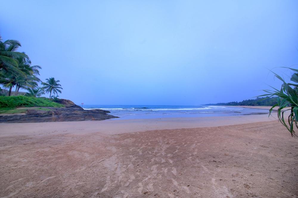 Rockside Beach Resort ベントータ エクステリア 写真