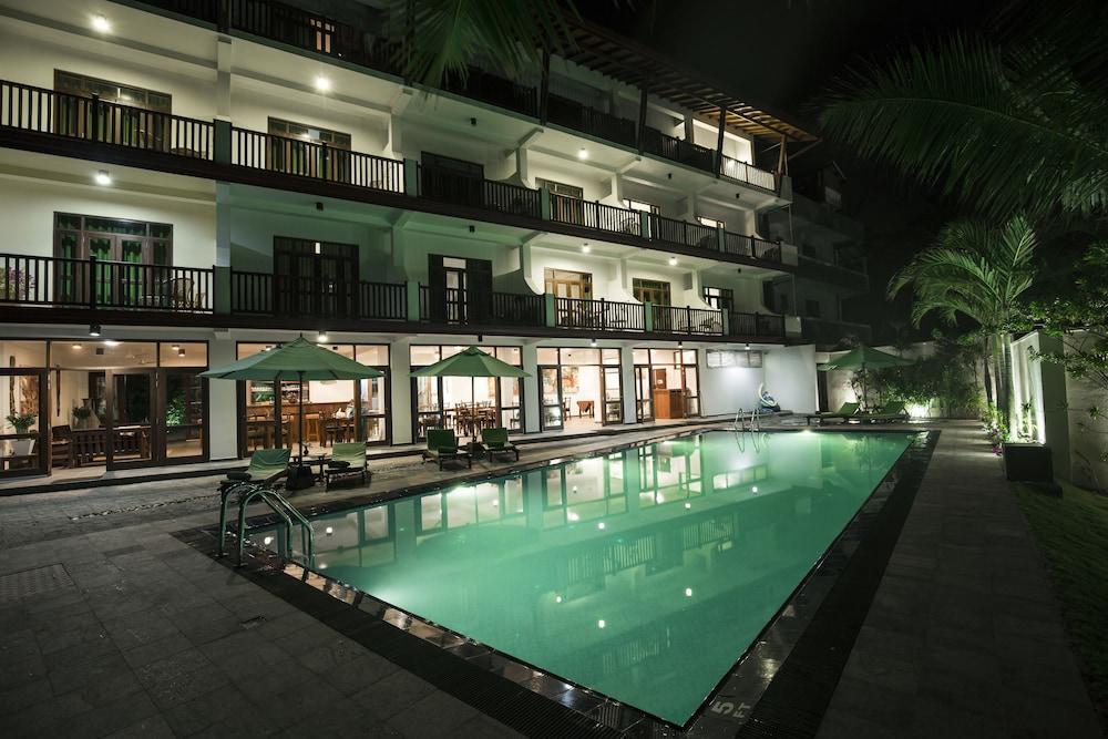Rockside Beach Resort ベントータ エクステリア 写真