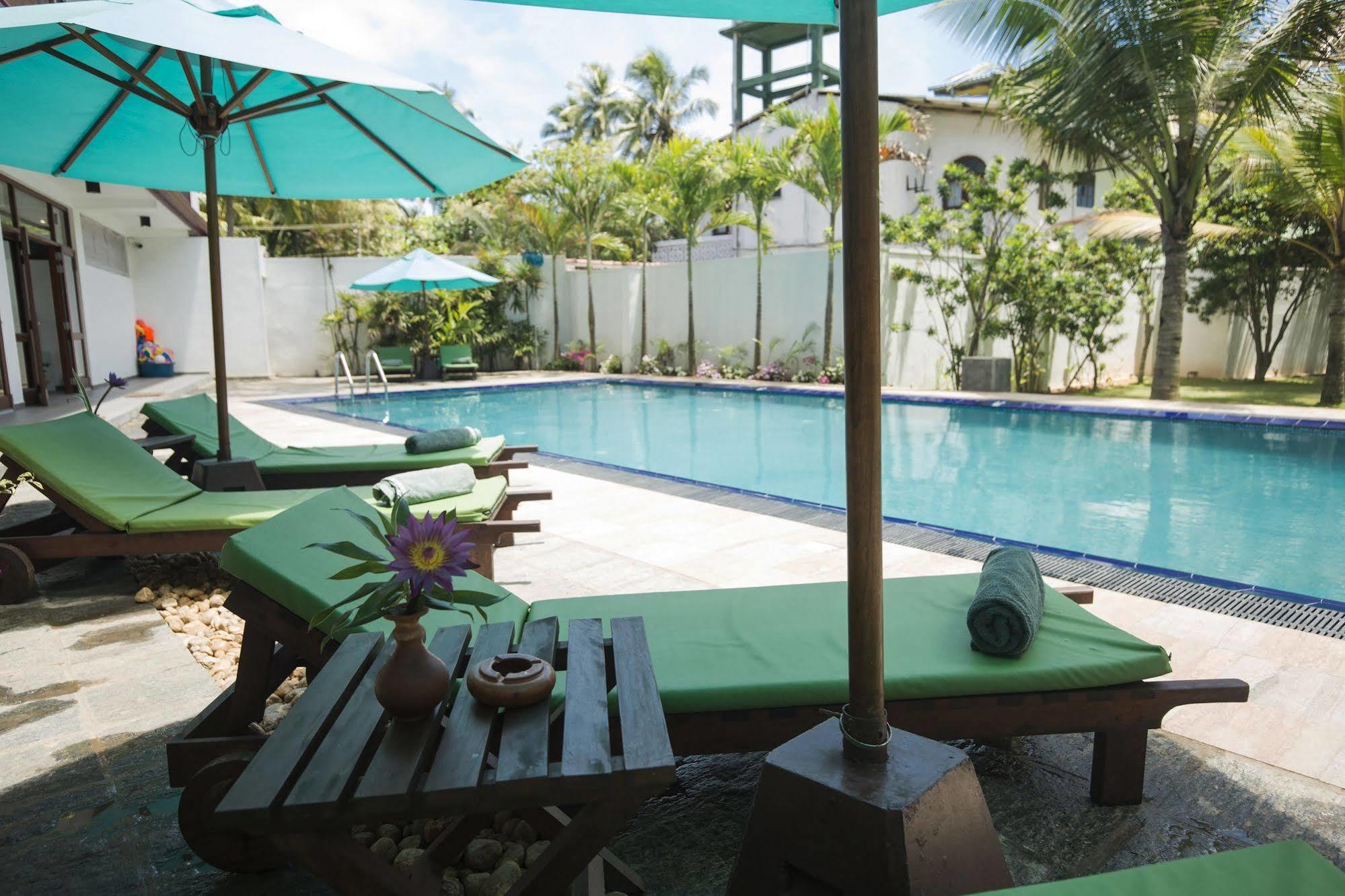 Rockside Beach Resort ベントータ エクステリア 写真